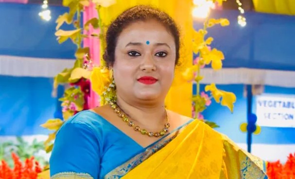 अभिषेक बॅनर्जींच्या मालमत्तांना नोटिसा आणि तृणमूल नगरसेवकाचा अध्यक्षपदाचा राजीनामा