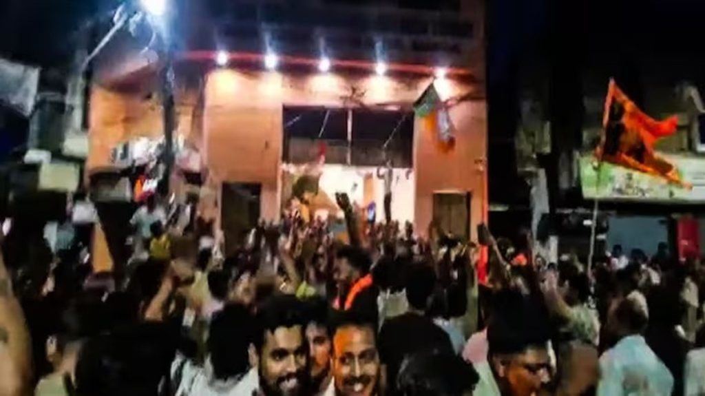 प. बंगालमधील भाजपाच्या प्रचंड विजयानंतर अनेक वर्षे बंद असलेले दुर्गा मंदिर खुले