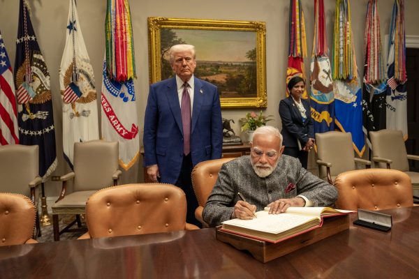 ट्रम्प रिकाम्या हाताने परतले, मोदींचा धमाका…