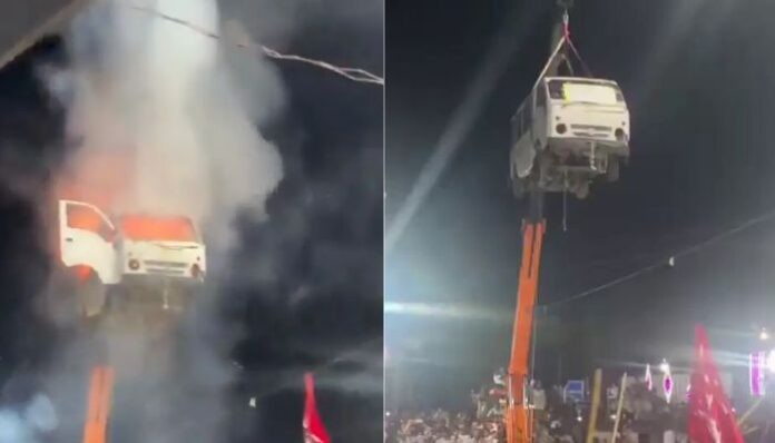 ४० फूट उंच क्रेनवर व्हॅन, फटाक्यांची आतषबाजी; शोएब खान ताब्यात