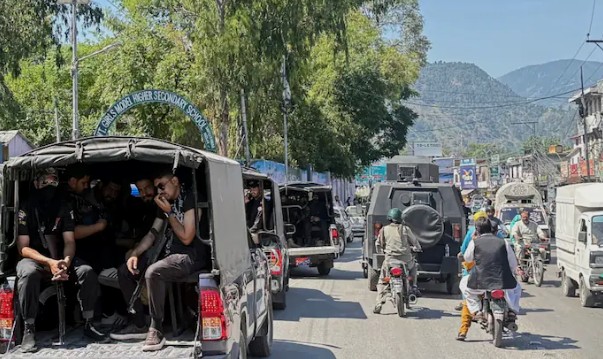 पाकिस्तानविरोधी आंदोलनासाठी पीओकेमध्ये शाळकरी मुले, महिला रस्त्यावर