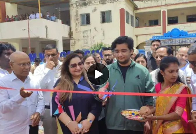 विवान कारुळकर यांच्याकडून विद्यार्थ्यांना नव्या शैक्षणिक भवनाची भेट