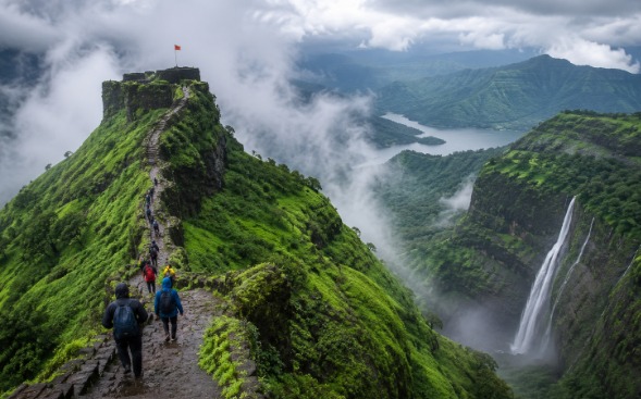 सह्याद्री पुन्हा ट्रेकर्सच्या रडारवर