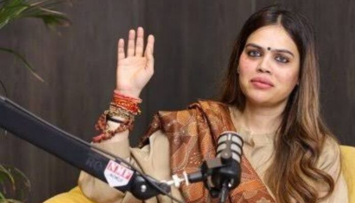 सामाजिक कार्यकर्त्या नाझिया इलाही खान यांना गळा चिरण्याची धमकी