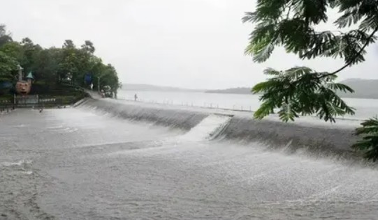 पावसाने जोर धरताच मुंबईच्या जलाशयांना दिलासा