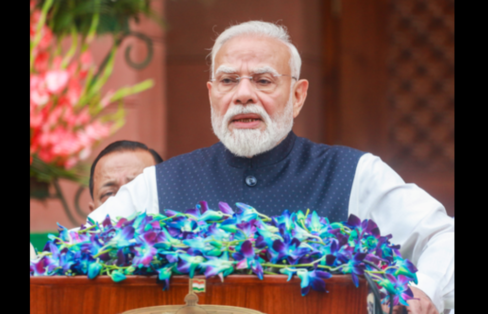 ‘तिरंग्याचा मान उंचवा!’; भारतीय चमूला मोदींचा विजयमंत्र