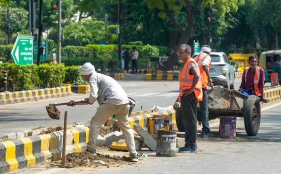 ‘कोक्रॉच’ आंदोलनानंतर झाला ६० मेट्रिक टन कचरा