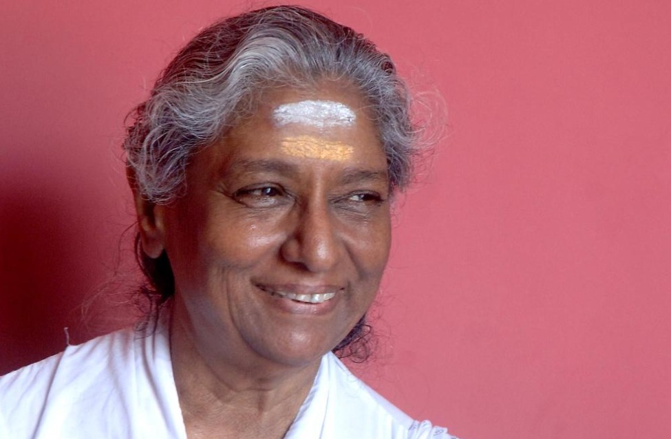 सूरांचा अमर स्वर हरपला; दिग्गज गायिका एस. जानकी यांचे निधन