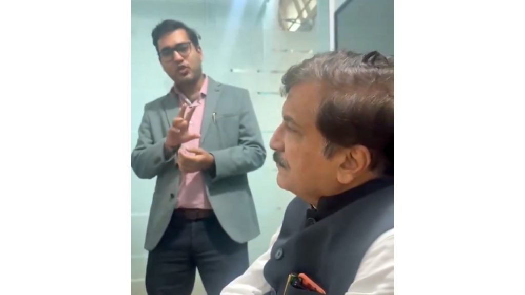 मूकबधीर विद्यार्थ्यांसाठी उघडी केली बड्या कंपन्यांची दारे