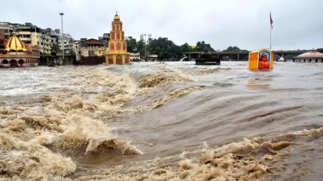 नाशिकमध्ये गोदावरीला मोसमातील सर्वात मोठा पूर