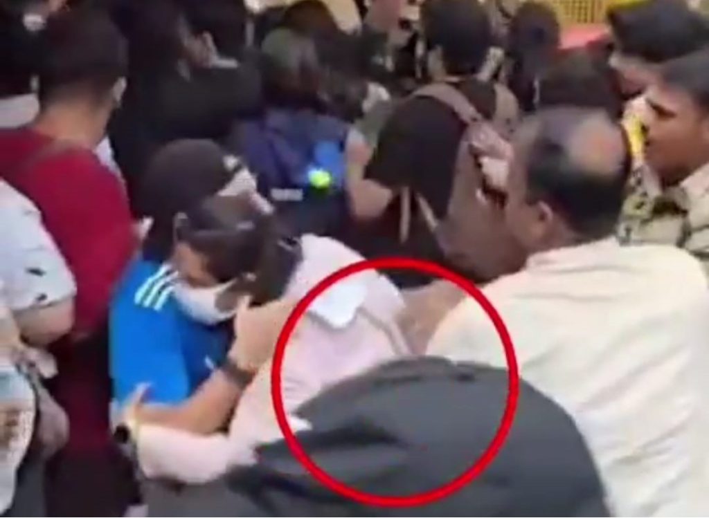 रोहित पवार, अंधारे, वर्षा गायकवाडांचे आरोप खोटे, पोलिसांचे स्पष्टीकरण