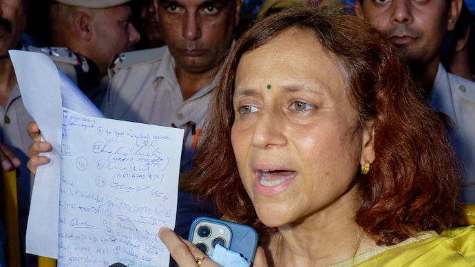 राहुल गांधींचे आंदोलन प्रामाणिक नव्हते, त्यांनी जंतरमंतरवर बसायला हवं होतं!
