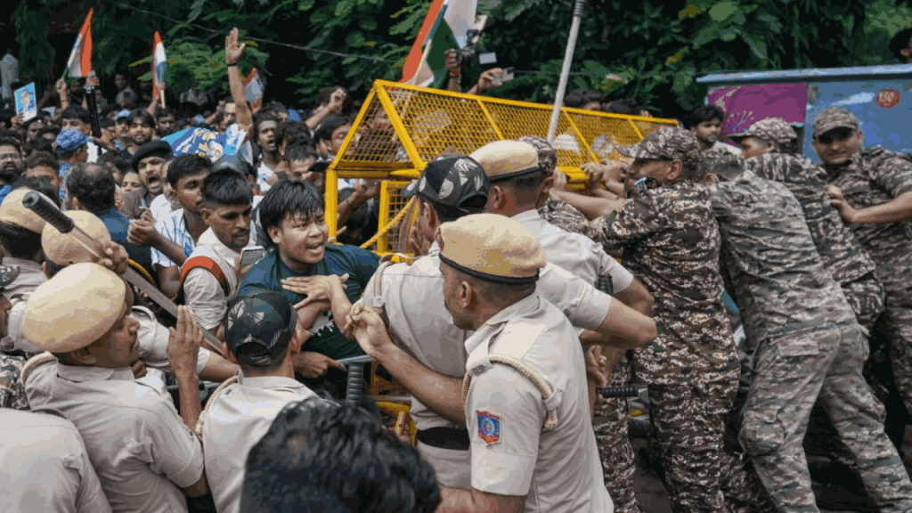 शांततापूर्ण आंदोलनाला हिंसेची किनार