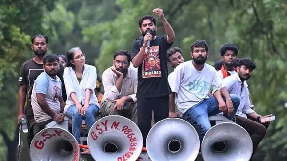 संसद, सरकार, सर्वोच्च न्यायालय म्हणजे बर्गर, पिझ्झा…
