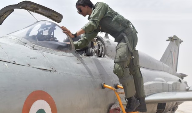 भारतीय हवाई दलाला मिळाल्या पहिल्या महिला ‘टॉप गन’