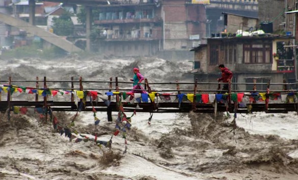 पाऊस, पूर अन् भूस्खलनाने हिमाचल बेहाल; १५७ बळी, २५९ रस्ते बंद