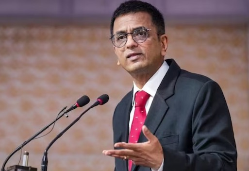 माजी सरन्यायाधीश डी. वाय. चंद्रचूड आता रशियाच्या बाजूने लढणार