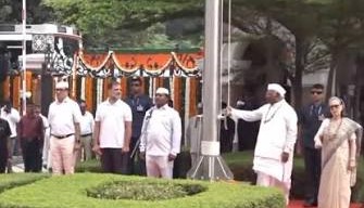 ‘वंदे मातरम’ गायले जात असताना सोनिया गांधी संतापल्या!